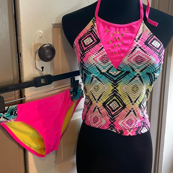 breaking waves Other - 2pc tankini set girls size 12 like new condition